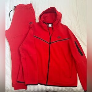Nike Tech Fleece suit